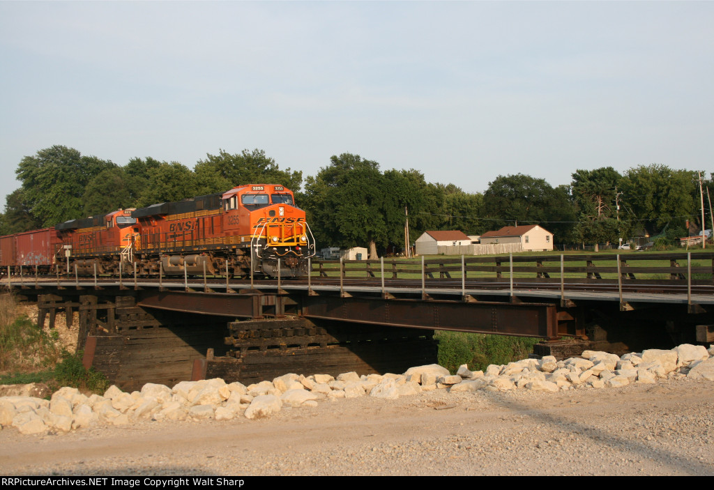 BNSF 3255